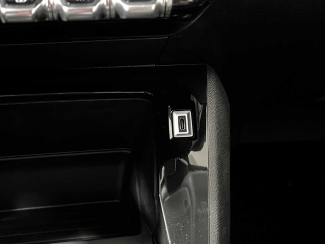 PEUGEOT 208 usata 24