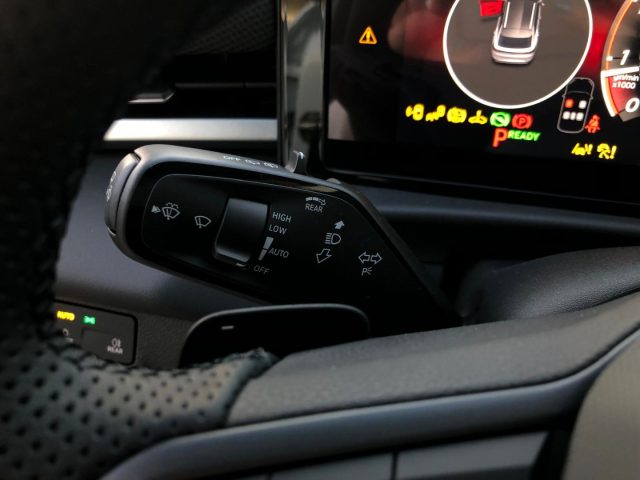 VOLKSWAGEN T-Roc usata, con Controllo automatico clima