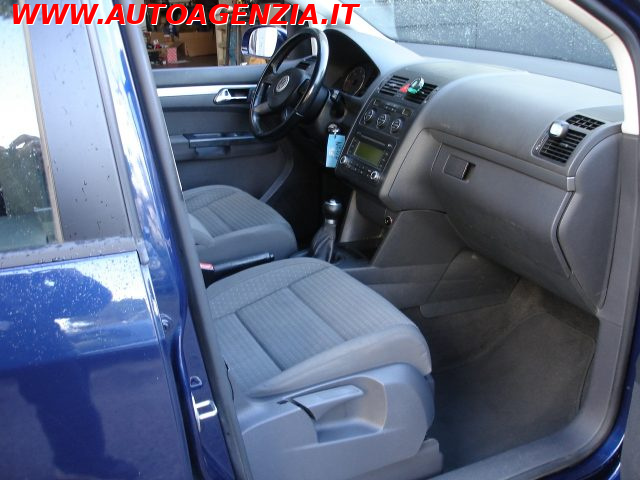 VOLKSWAGEN Touran usata 12