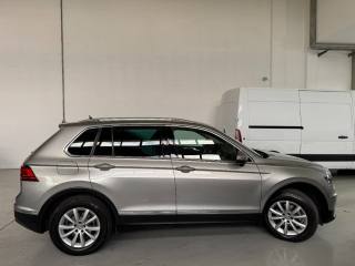 VOLKSWAGEN Tiguan usata, con Airbag laterali