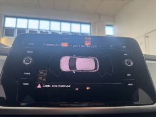 VOLKSWAGEN T-Roc usata, con Controllo automatico clima