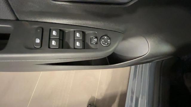 OPEL Corsa usata, con Park Distance Control