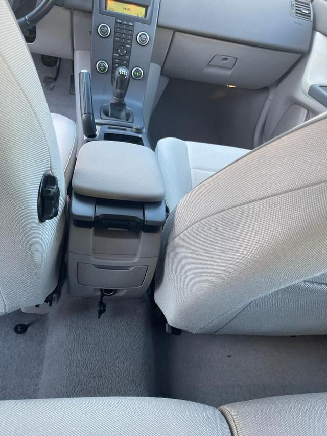 VOLVO V50 usata 16