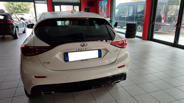 INFINITI Q30 usata, con Airbag laterali