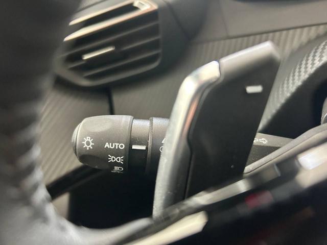PEUGEOT 2008 usata, con Park Distance Control