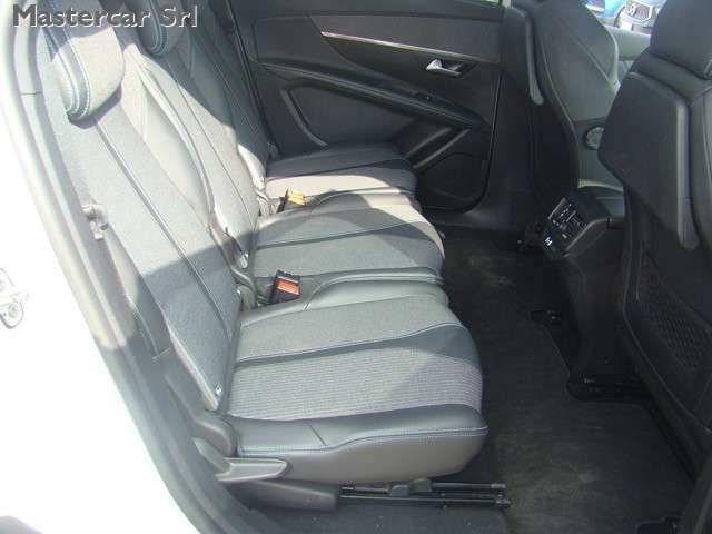 PEUGEOT 5008 usata, con Vetri oscurati