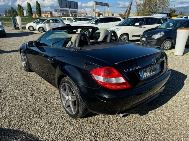 MERCEDES-BENZ SLK 200 usata, con Cerchi in lega