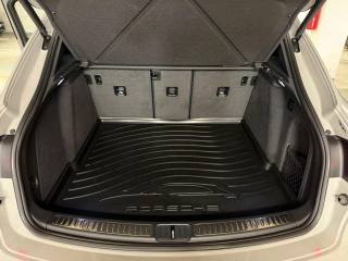 PORSCHE Macan usata, con Park Distance Control