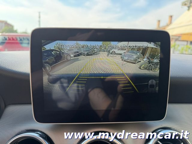 MERCEDES-BENZ GLA 200 usata, con Autoradio digitale