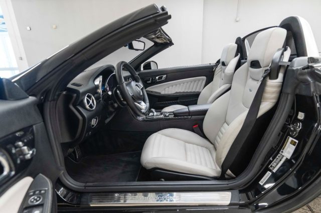MERCEDES-BENZ SLC 300 usata, con Alzacristalli elettrici