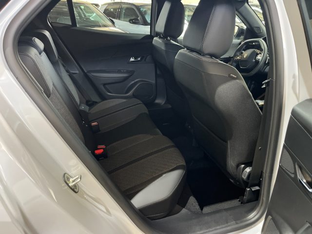 PEUGEOT 2008 usata, con Volante in pelle
