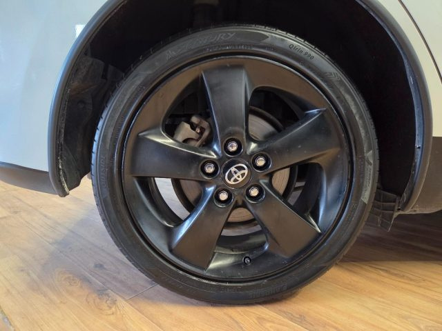 TOYOTA Auris usata, con Autoradio