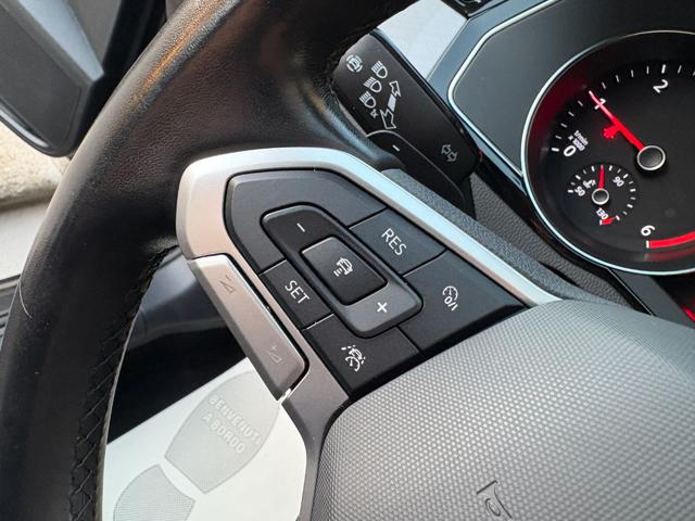 VOLKSWAGEN Passat Variant usata, con USB