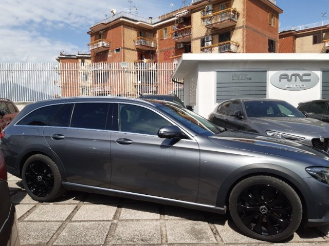 MERCEDES-BENZ E 220 usata, con Airbag laterali