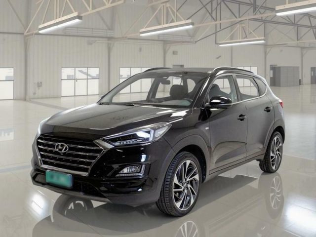 HYUNDAI Tucson usata, con Autoradio