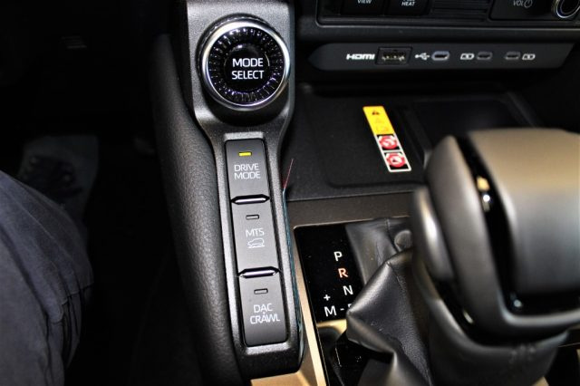 TOYOTA Land Cruiser usata, con USB