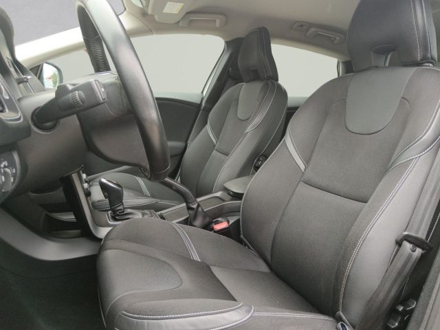 VOLVO V40 usata, con Autoradio