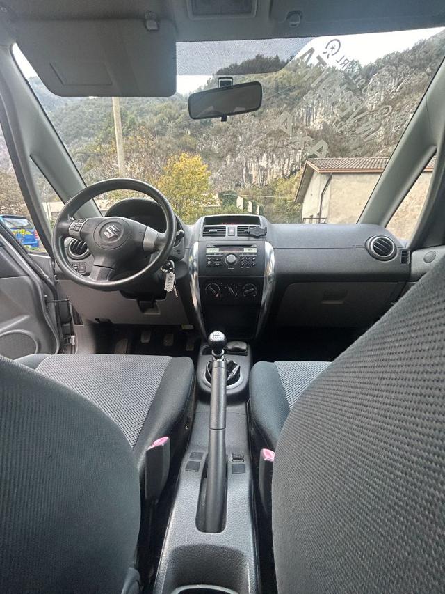 SUZUKI SX4 usata, con Autoradio