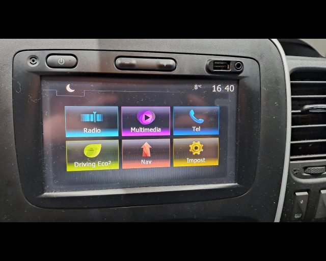 RENAULT Trafic usata 9