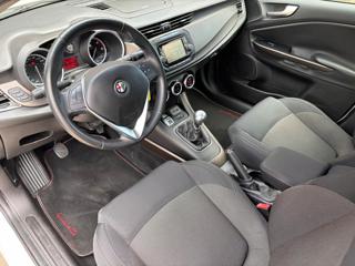 ALFA ROMEO Giulietta usata, con Autoradio