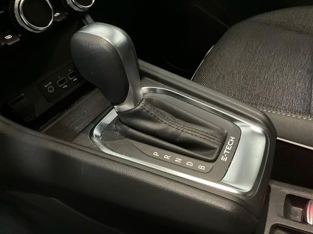 RENAULT Captur usata, con Hill holder