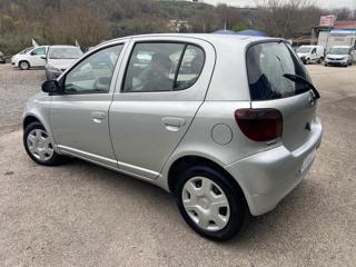 TOYOTA Yaris usata, con Lettore CD