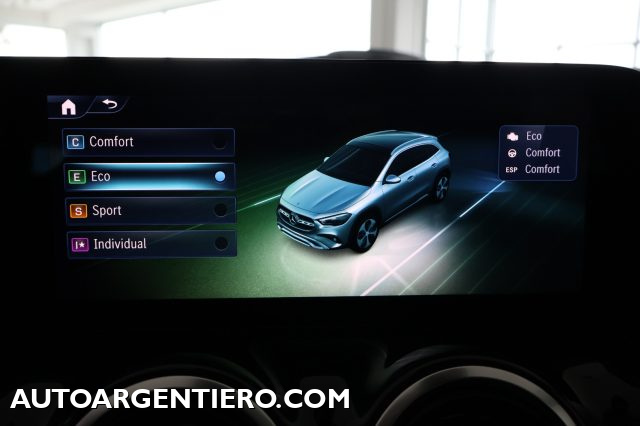 MERCEDES-BENZ GLA 180 usata, con Sedili riscaldati