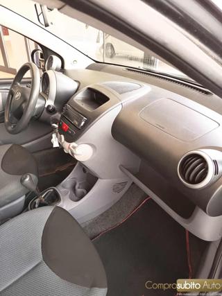 TOYOTA Aygo usata 18
