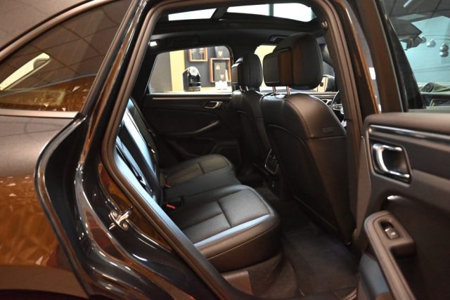 PORSCHE Macan usata 26