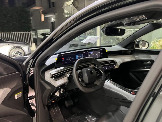 PEUGEOT 3008 usata, con Sensori di parcheggio anteriori