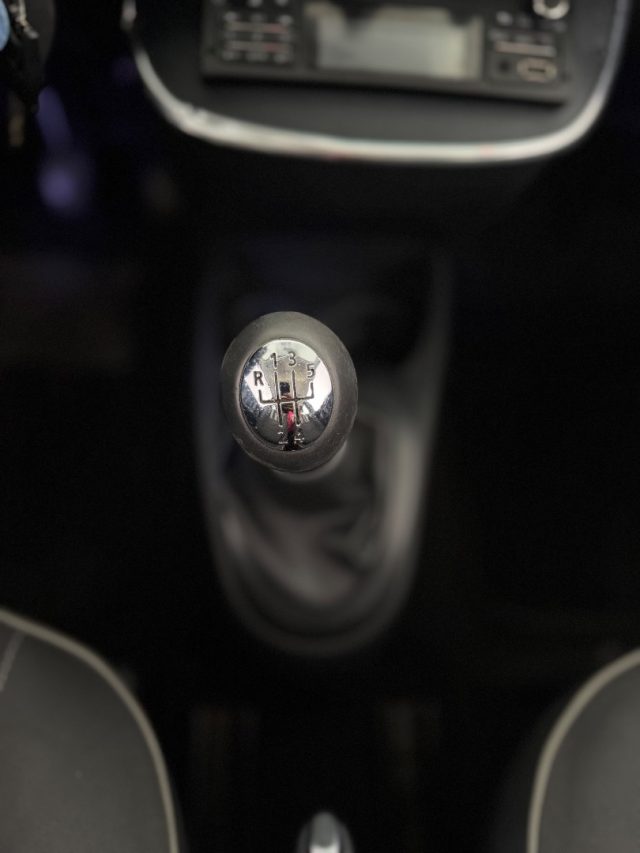RENAULT Twingo usata 12