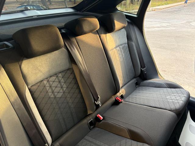 VOLKSWAGEN Taigo usata, con Touch screen