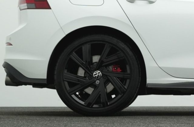 VOLKSWAGEN Golf usata, con Sensori di parcheggio posteriori