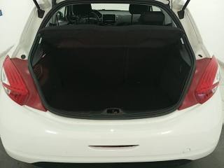 PEUGEOT 208 usata, con Leve al volante