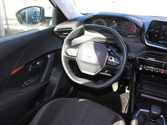 PEUGEOT 2008 usata, con Luci diurne LED
