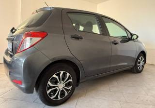 TOYOTA Yaris usata 3