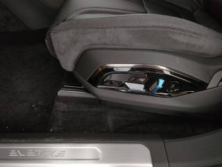 LOTUS Eletre usata, con Touch screen