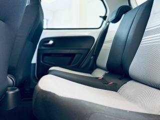 VOLKSWAGEN up! usata, con Specchietti laterali elettrici