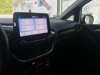 FORD Fiesta usata, con Sensori di parcheggio posteriori