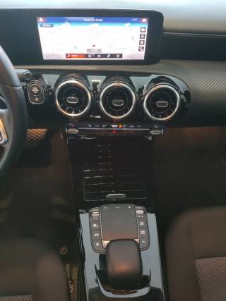 MERCEDES-BENZ CLA 180 usata, con Chiusura centralizzata