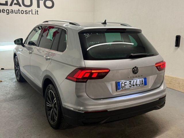 VOLKSWAGEN Tiguan usata, con Autoradio