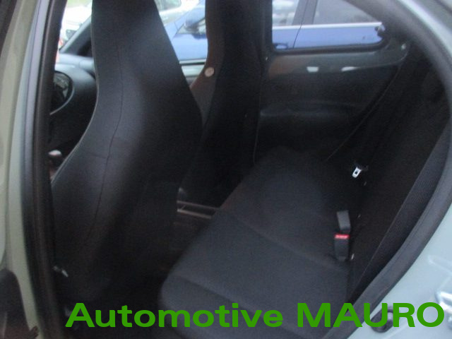 TOYOTA Aygo X usata, con Autoradio digitale