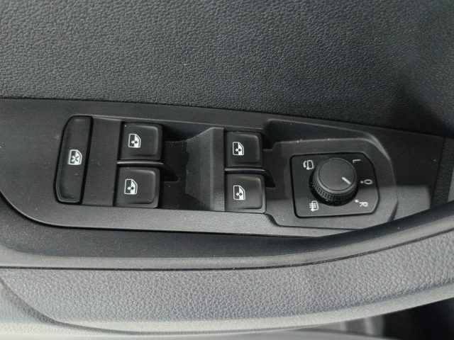SKODA Karoq usata, con Specchietti laterali elettrici