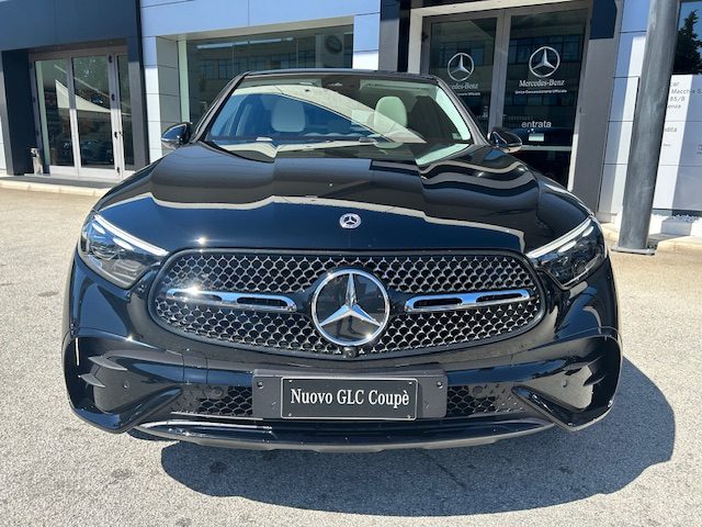MERCEDES-BENZ GLC 300 usata, con Airbag