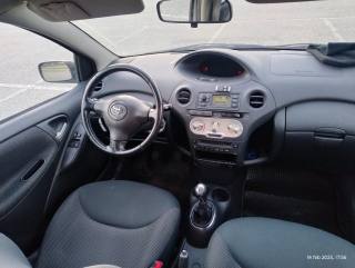 TOYOTA Yaris usata, con Controllo automatico clima