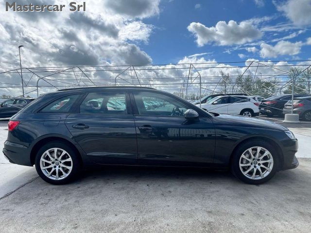 AUDI A4 usata, con Autoradio