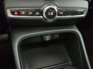 VOLVO XC40 usata, con Touch screen