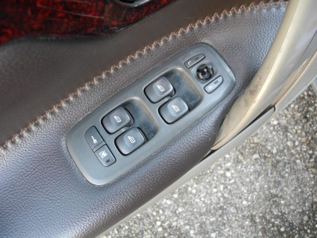 VOLVO XC70 usata, con Airbag testa