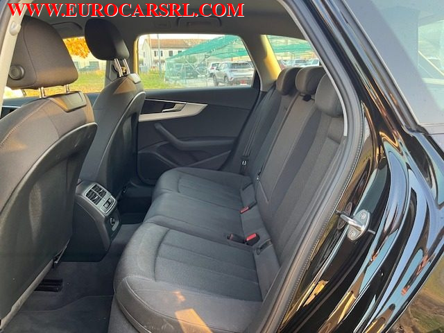 AUDI A4 usata, con Sensori di parcheggio anteriori