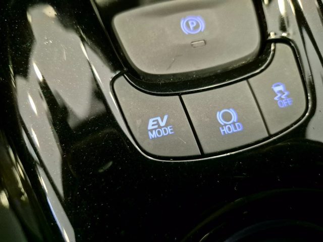 TOYOTA C-HR usata, con Controllo elettronico della corsia